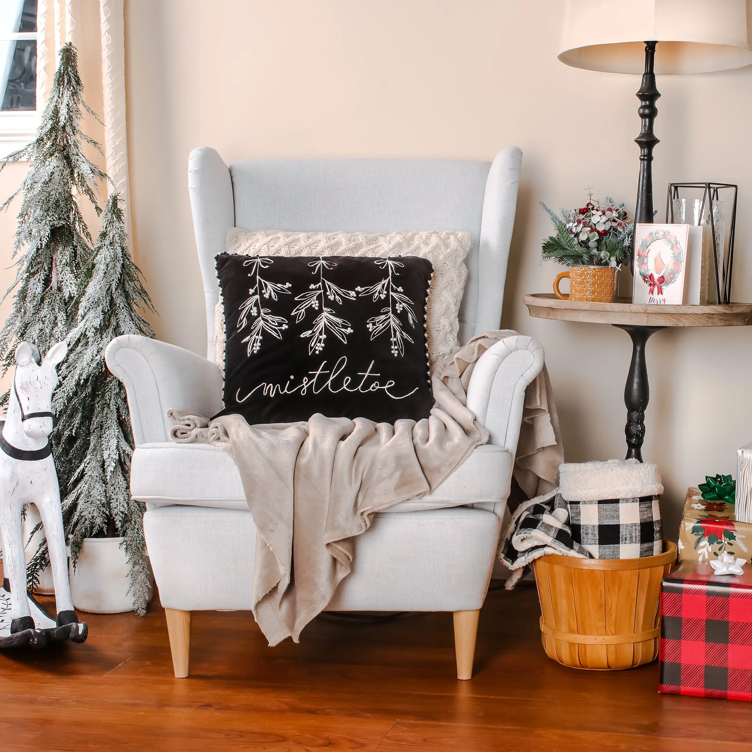 18 in. HGTV Home Collection Mistletoe Pillow
