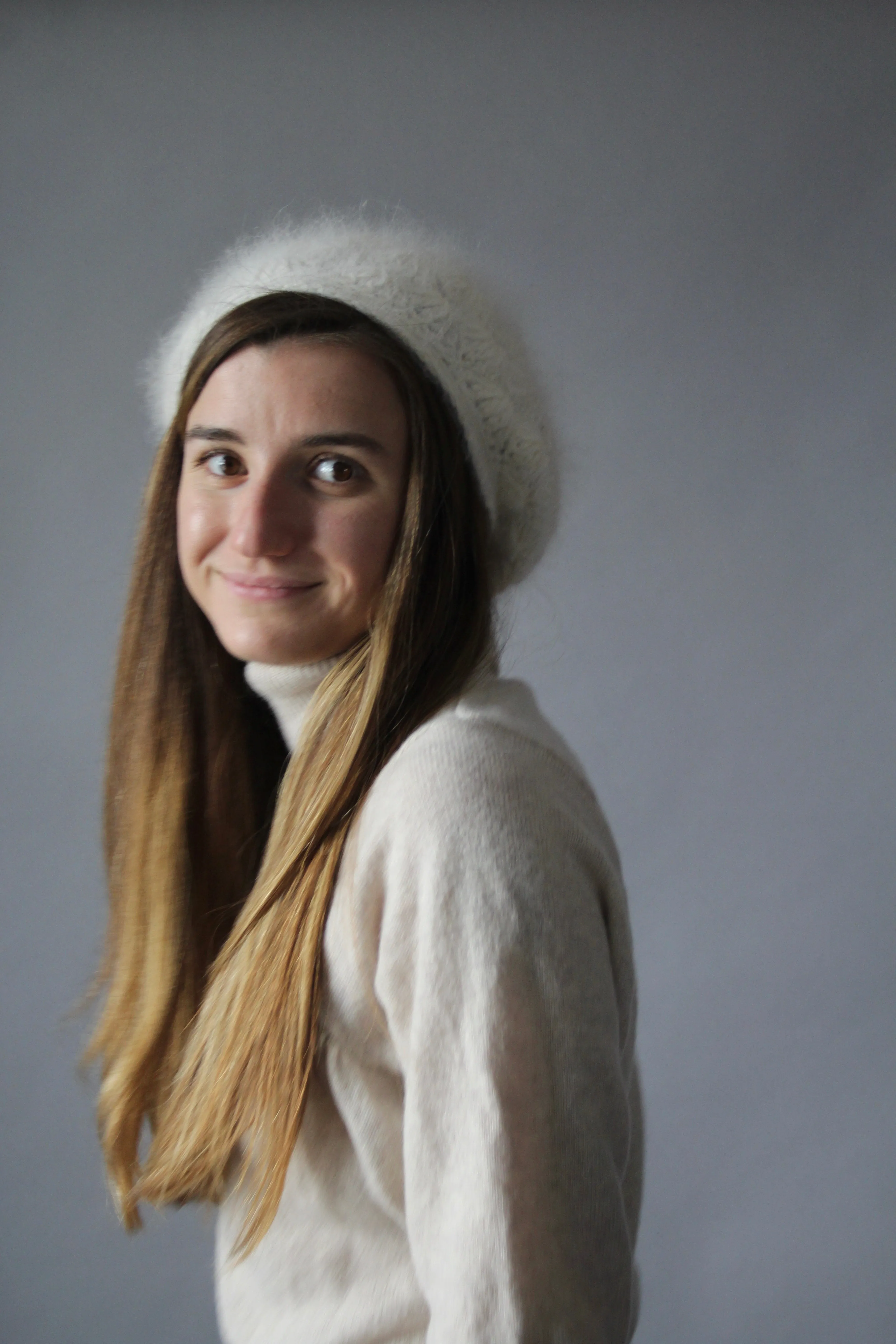 80s White 100% Angora Hand Crocheted Beret