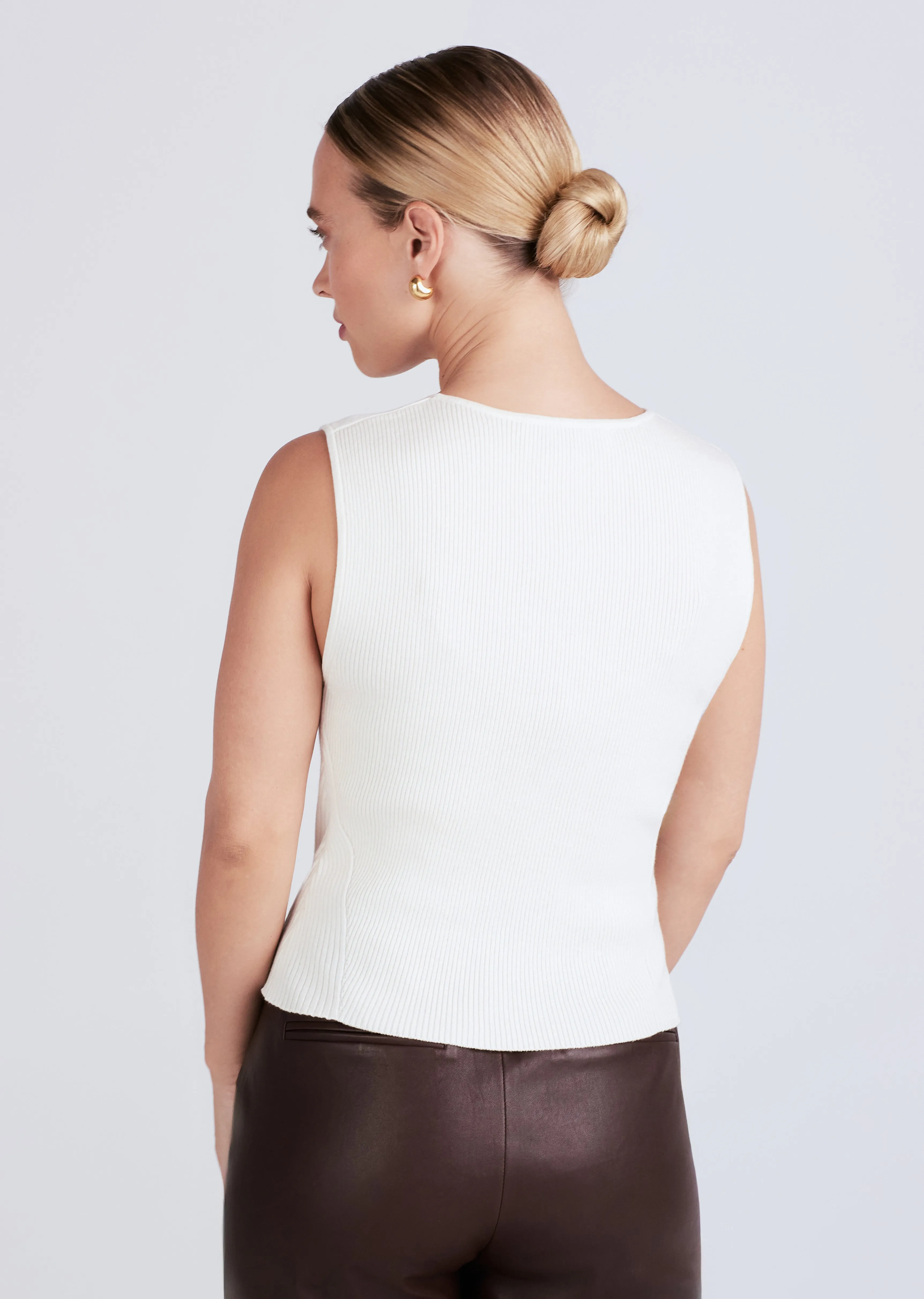 Ariana Muscle Ribbed Sweater Tank - Ivory