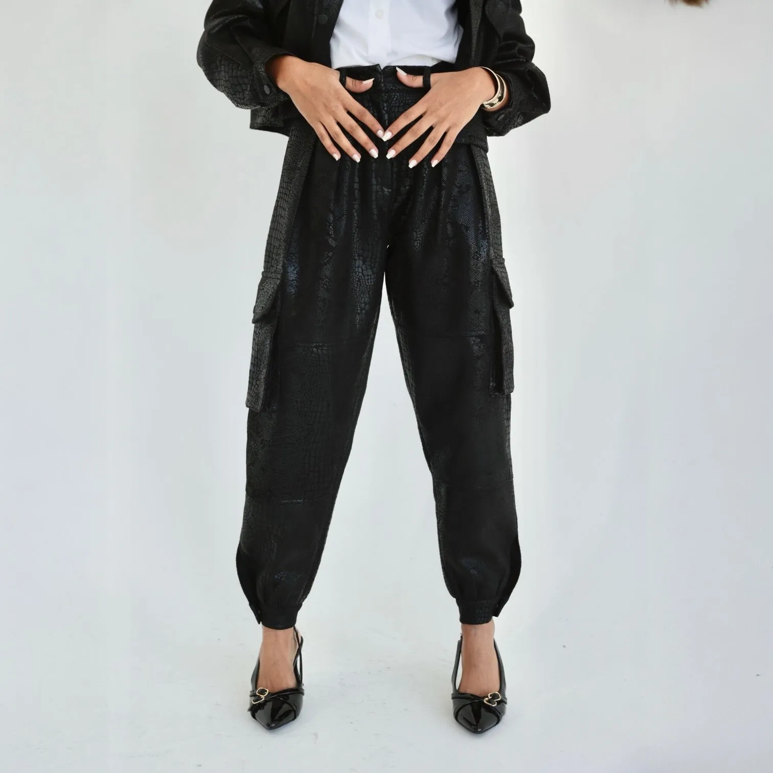 Black Tapered pleated pants