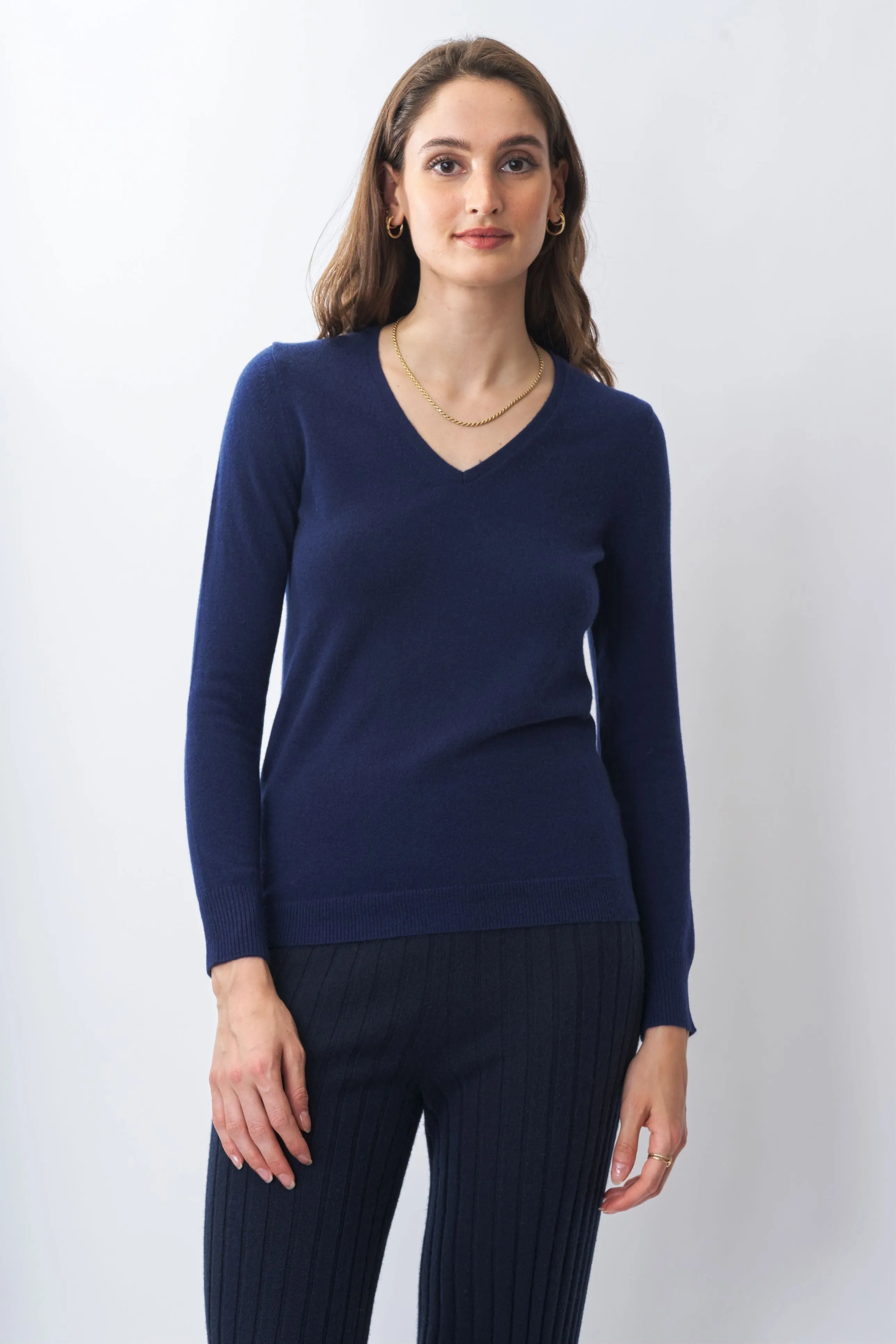 Robertson Madison 100% Cashmere Fine Gauge V-Neck CC-246 | Navy
