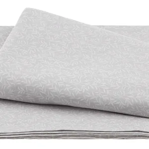 Twelve to Midnight - Viney Leaves Very Light Gray 3 Yard Cut
